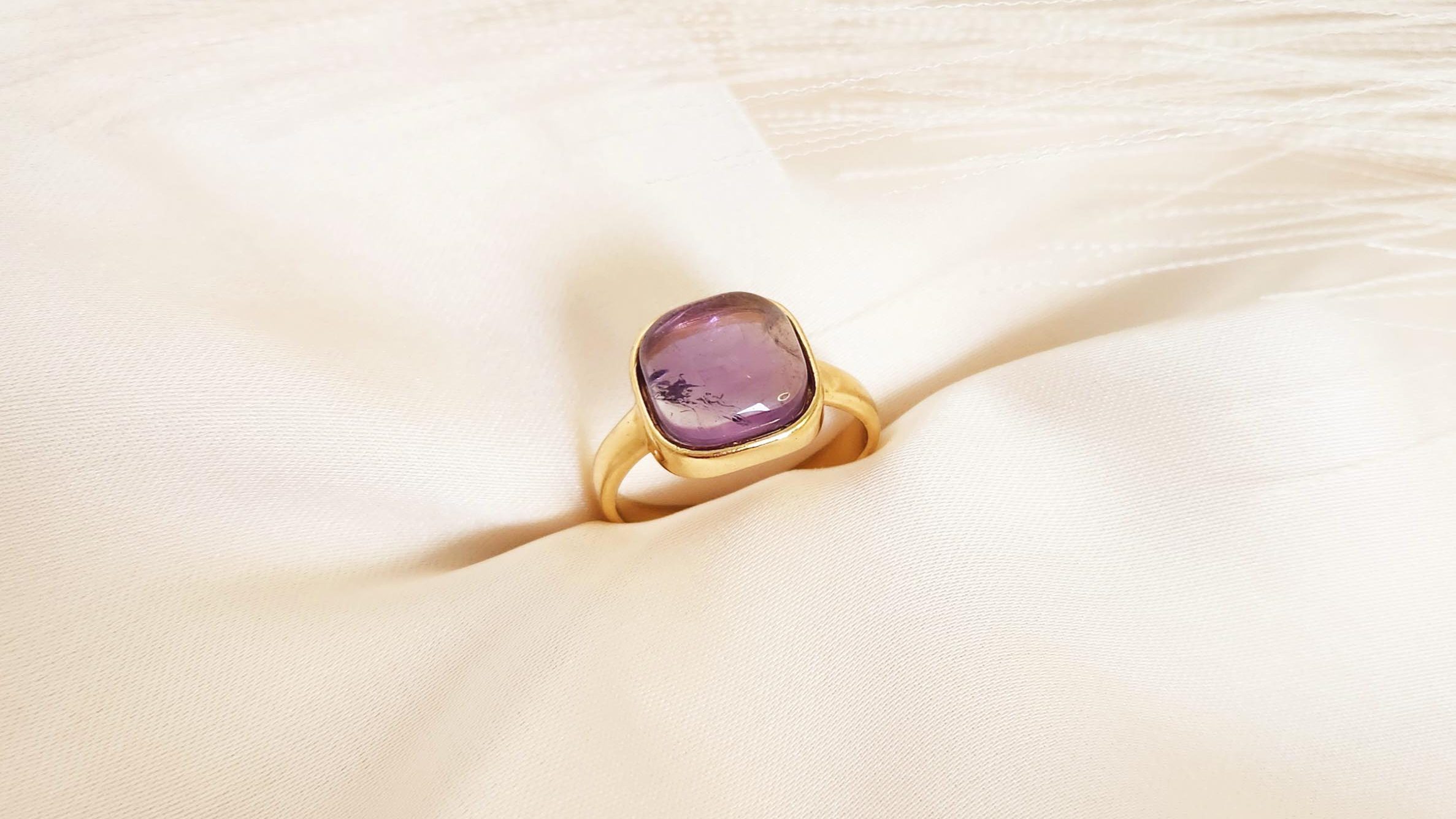 anel com pedra ametista