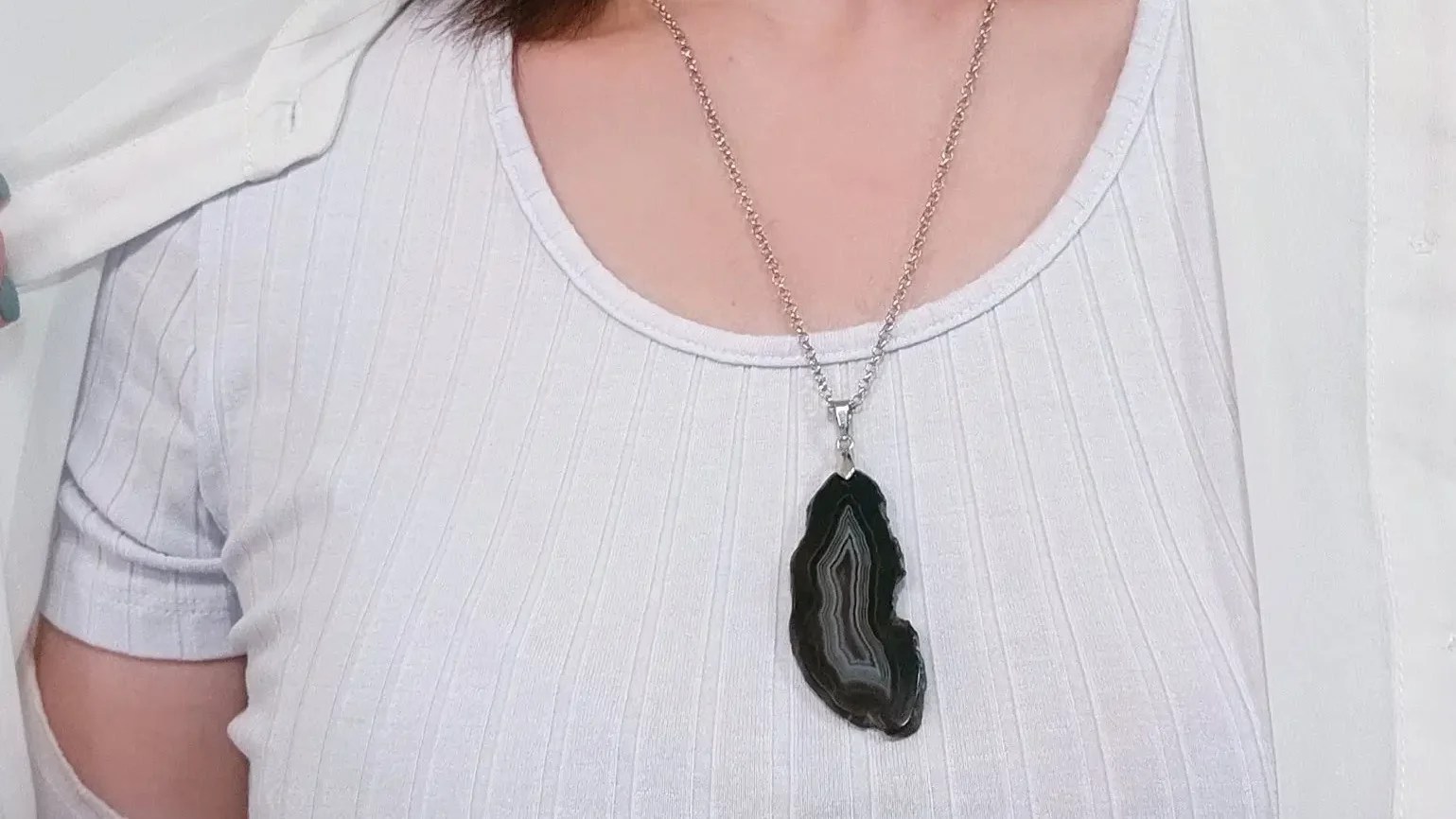 colar com pingente ágata negra